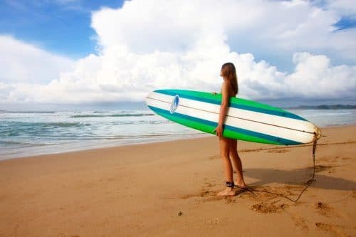 surfeur sur la plage 